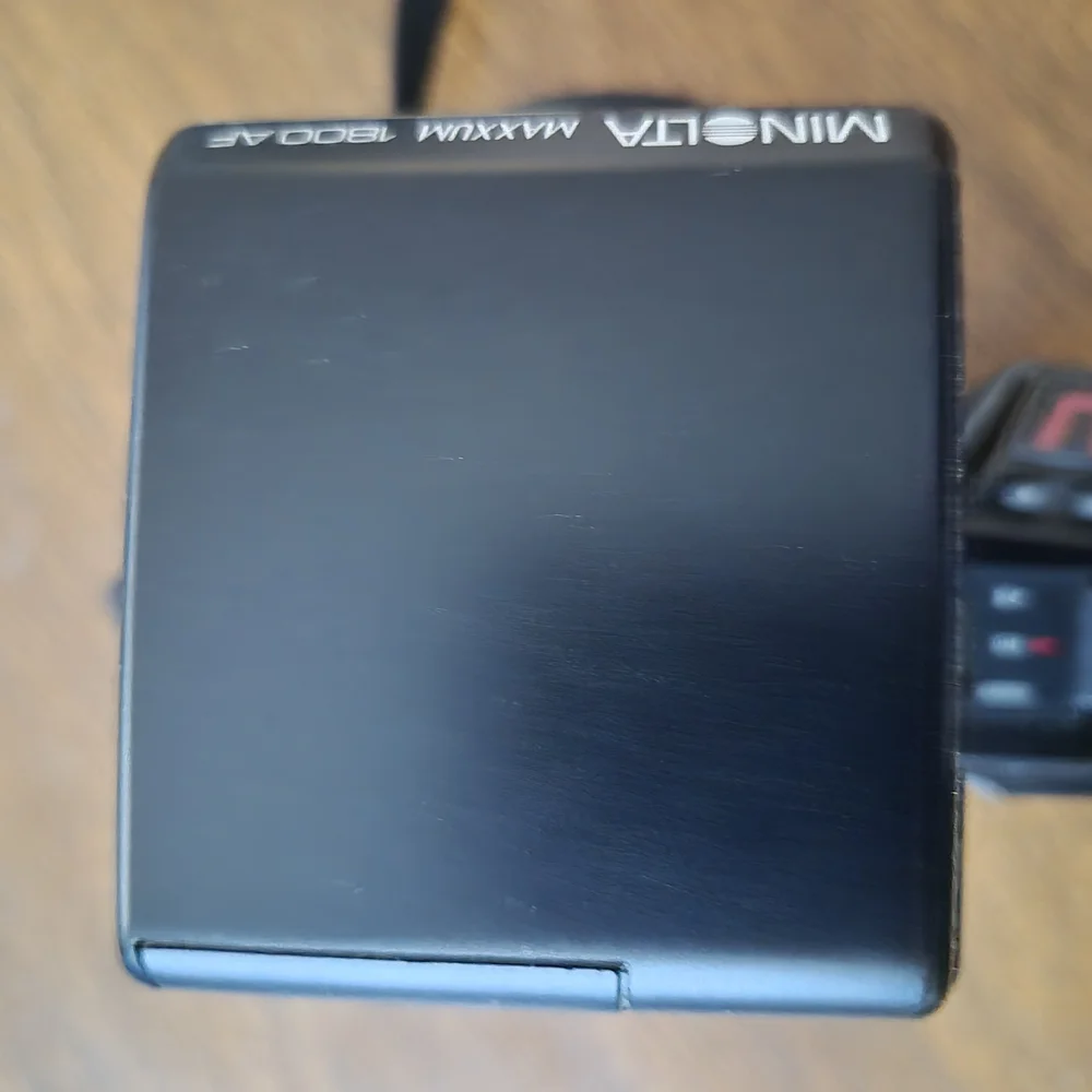 Minolta Maxxum 5000 35mm Film Black Camera with Flash. Collectable Vintage.